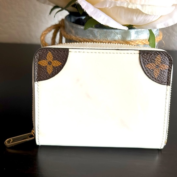💎♦️Louis Vuitton limited edition compact wallet excellent used condition - Picture 5 of 11